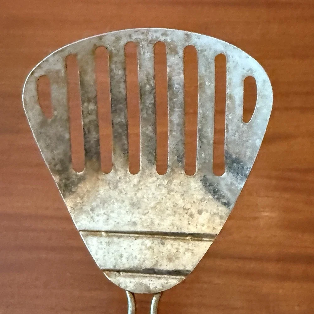 Vintage Wire Handle Slotted Turner Spatula — 10